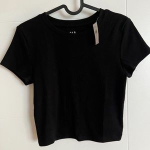 Black crop top (Gap)